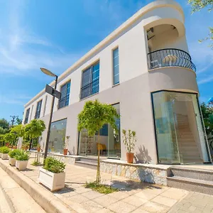 Hotel Nebo, Ksamil